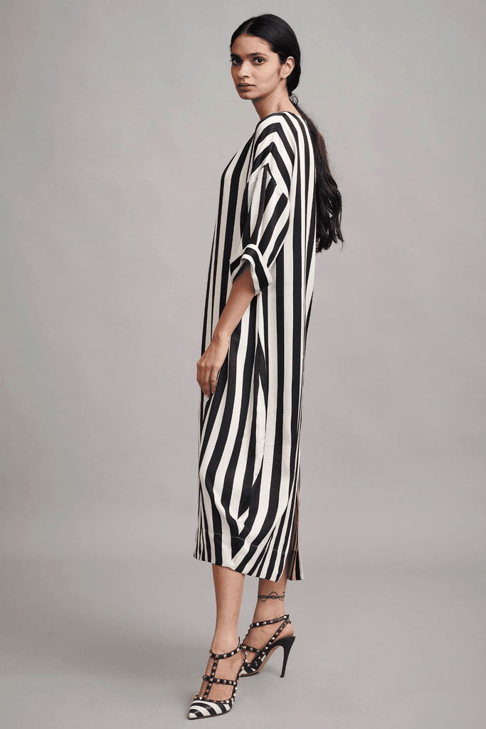 B&W STRIPE MIDI - dash and dot dash and dot