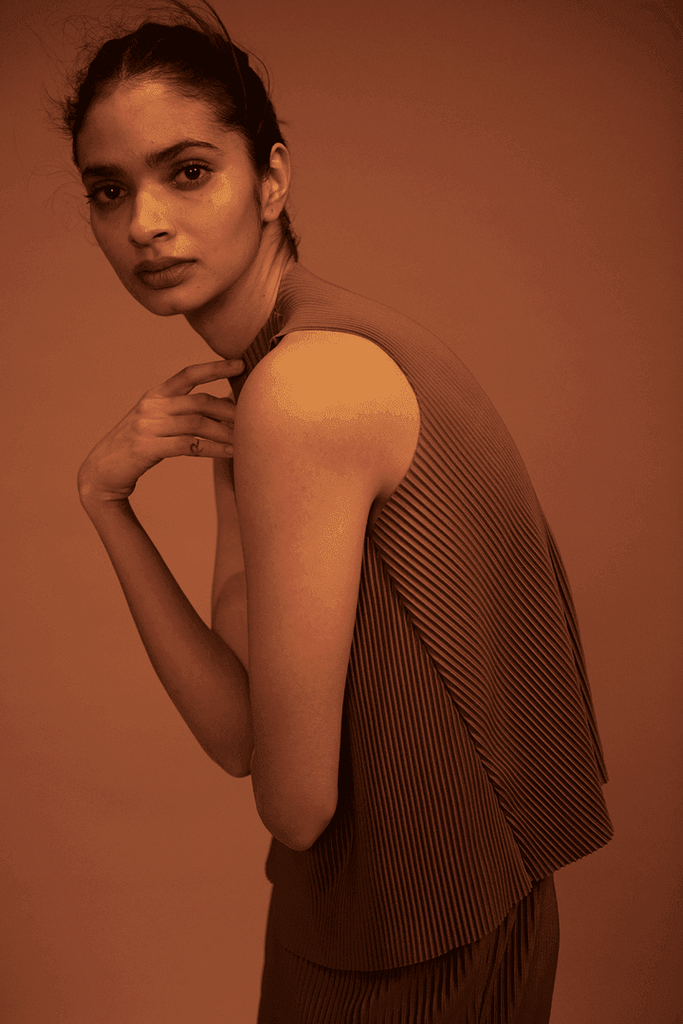 PLEAT SLEEVELESS TOP - dash and dot dash and dot