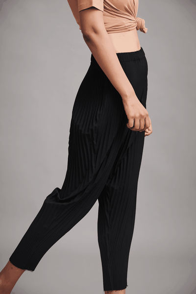 IRREGULAR PLEAT DRUM PANT - dash and dot