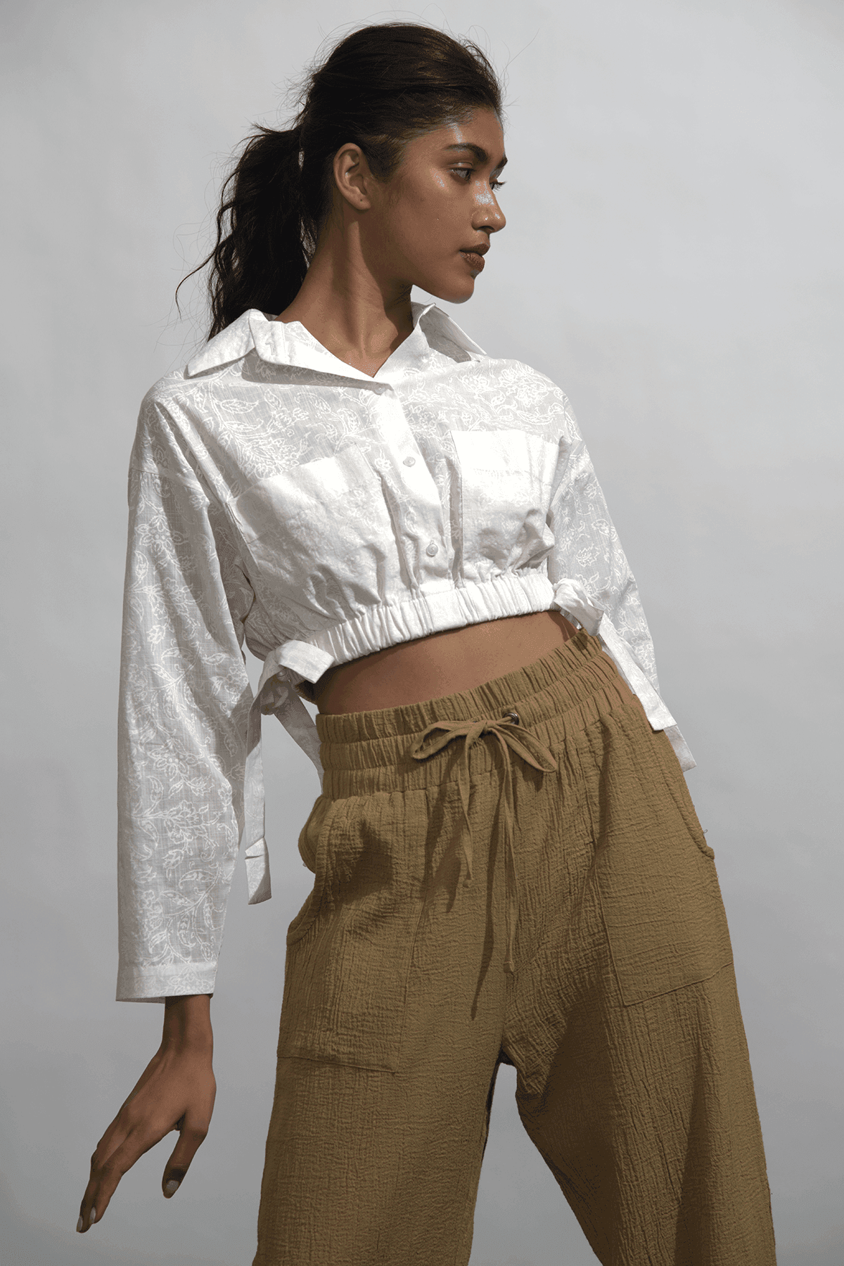 ALL WHITE CROP SHIRT - dash and dot