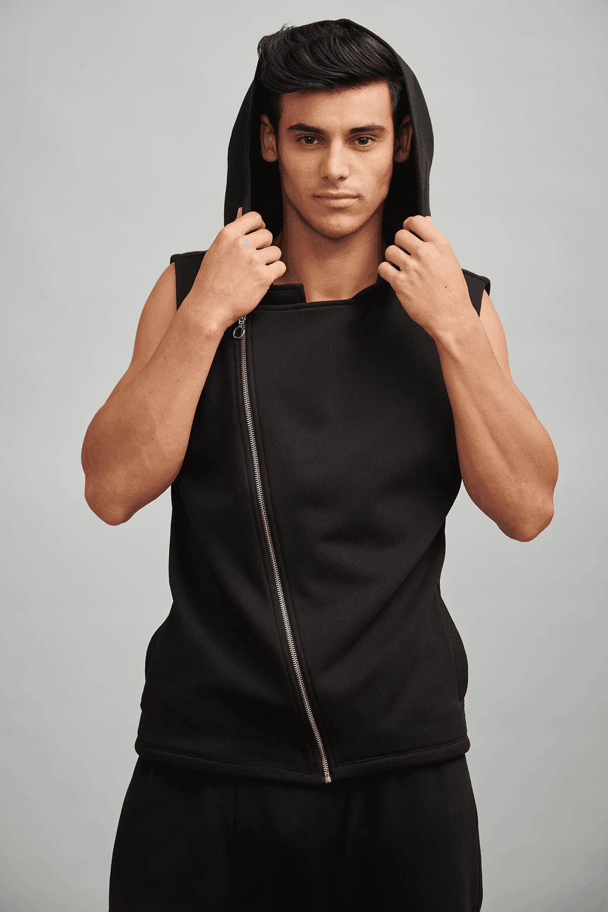 SLEEVELESS CROSS ZIP HOODIE - dash and dot