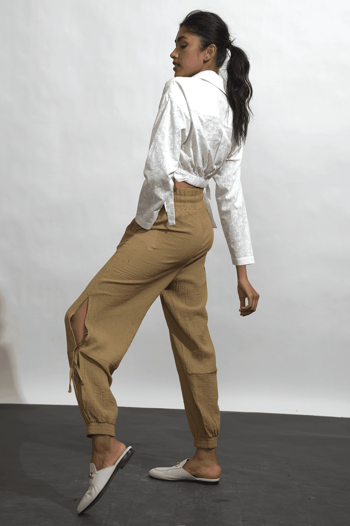 CRINKLE CUTOUT JOGGER - dash and dot