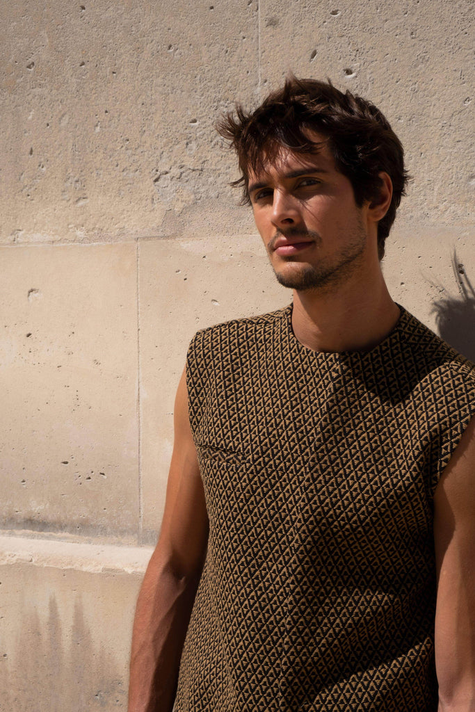 GEO JACQUARD SLEEVELESS JACKET - dash and dot dash and dot