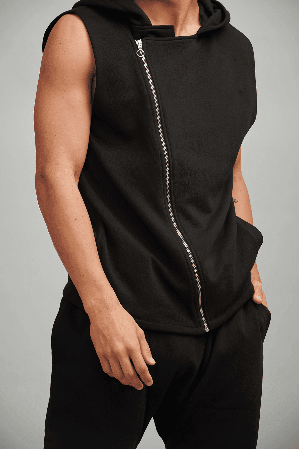 SLEEVELESS CROSS ZIP HOODIE - dash and dot