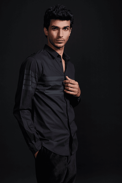 TONAL DIRECTIONAL SHIRT - dash and dot