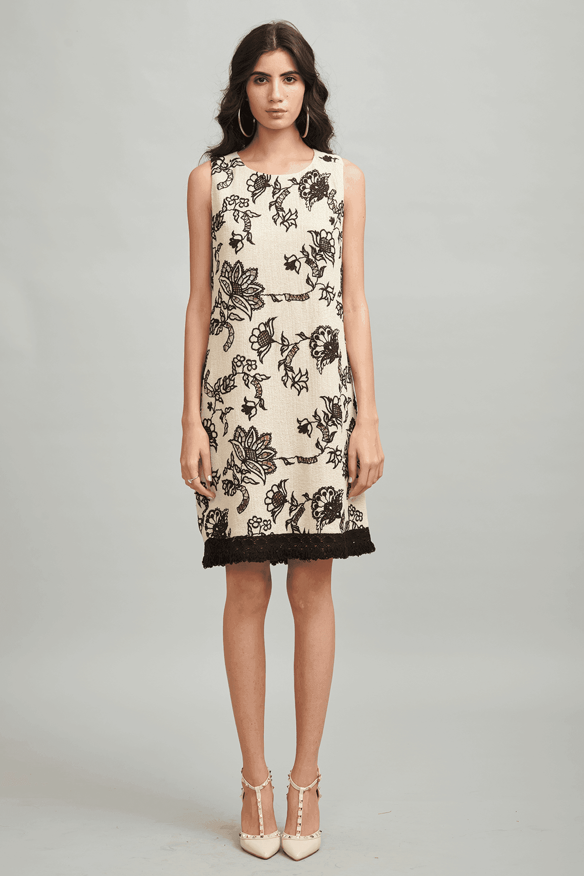 CONTRAST CUTOUT EMBROIDERED DRESS - dash and dot