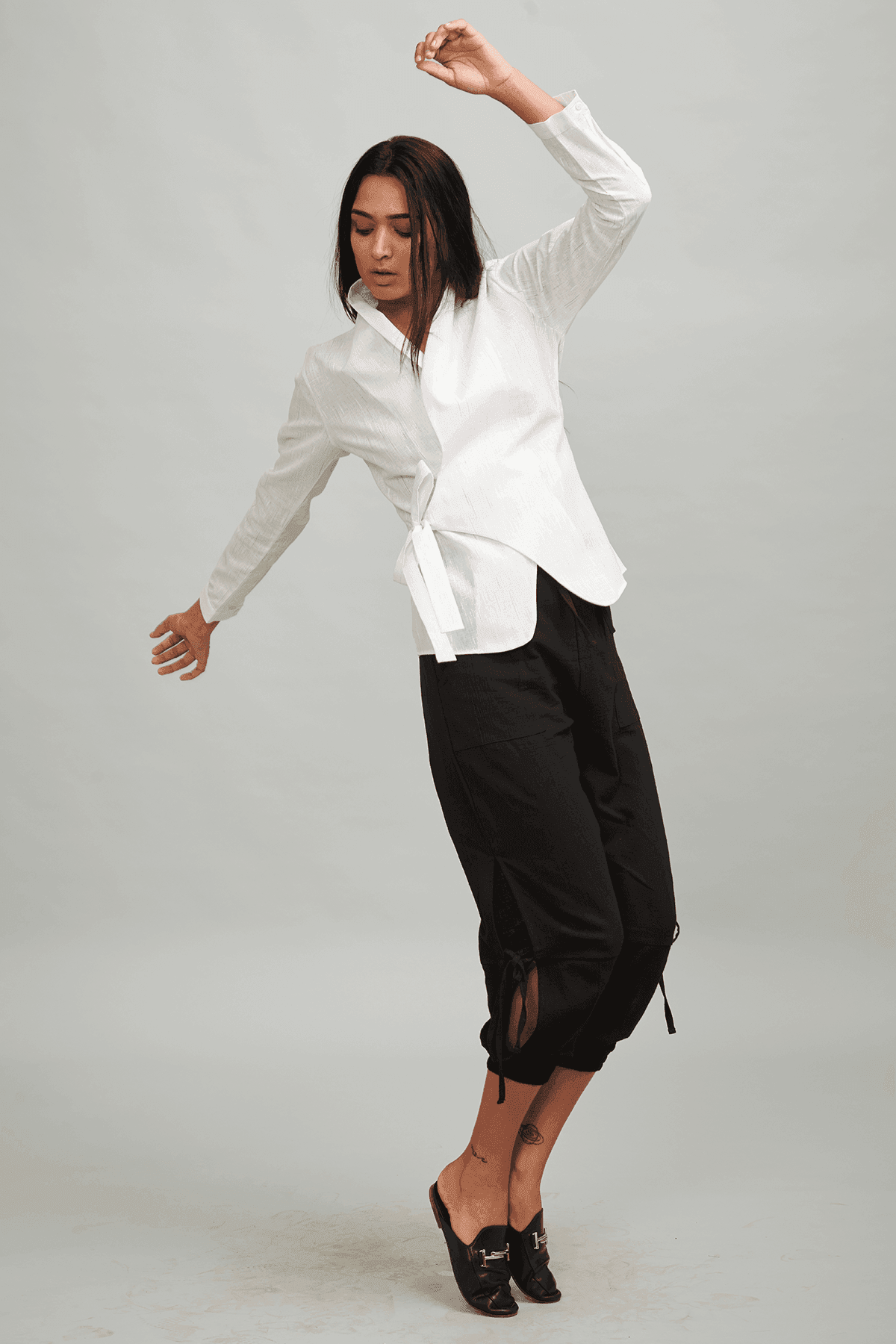 CRINKLE CUTOUT JOGGER - dash and dot