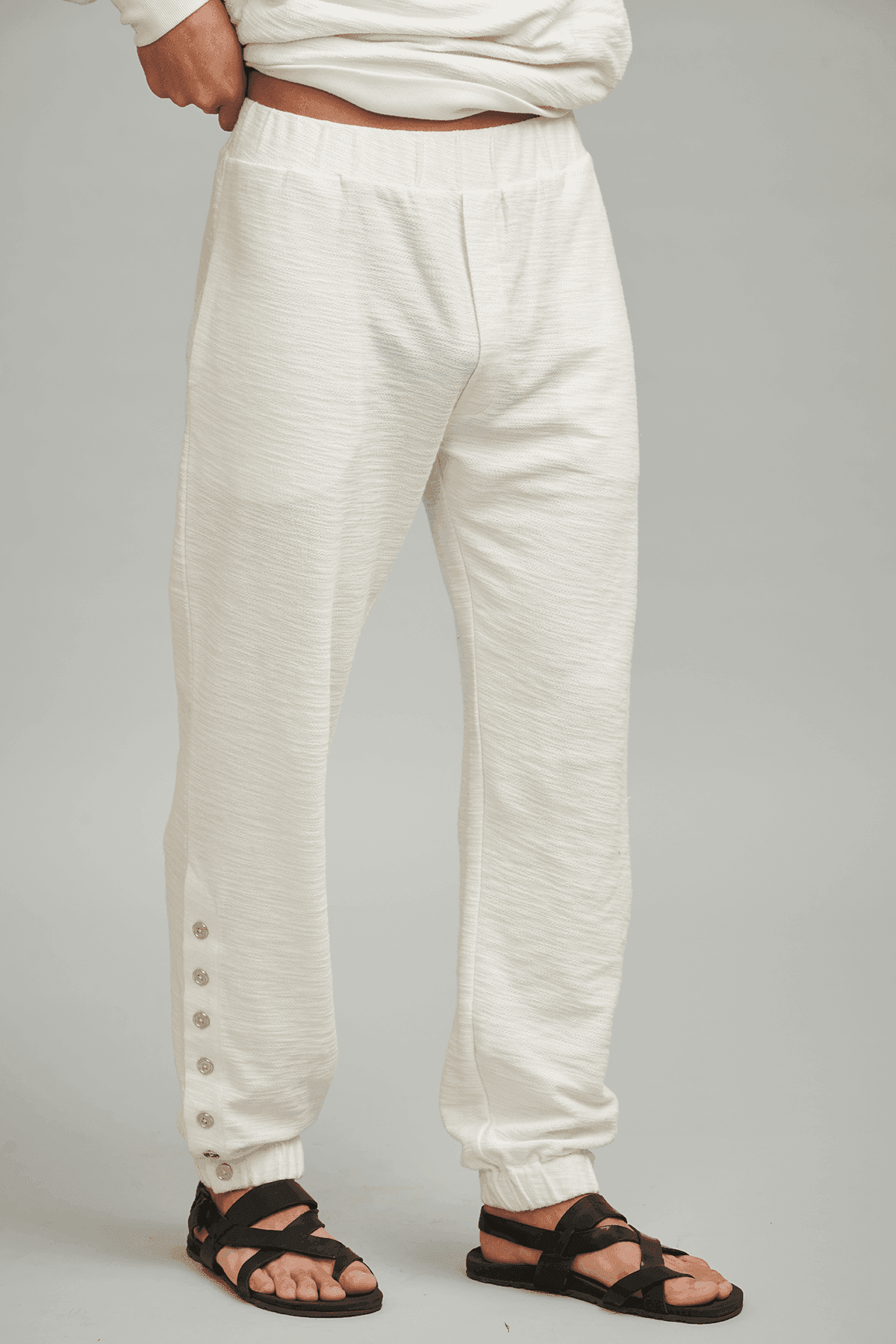 BUTTON CUFF JOGGER - dash and dot