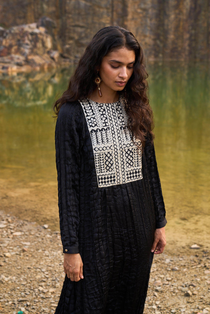 CRUSHED GOTA MAXI - dash and dot dash and dot