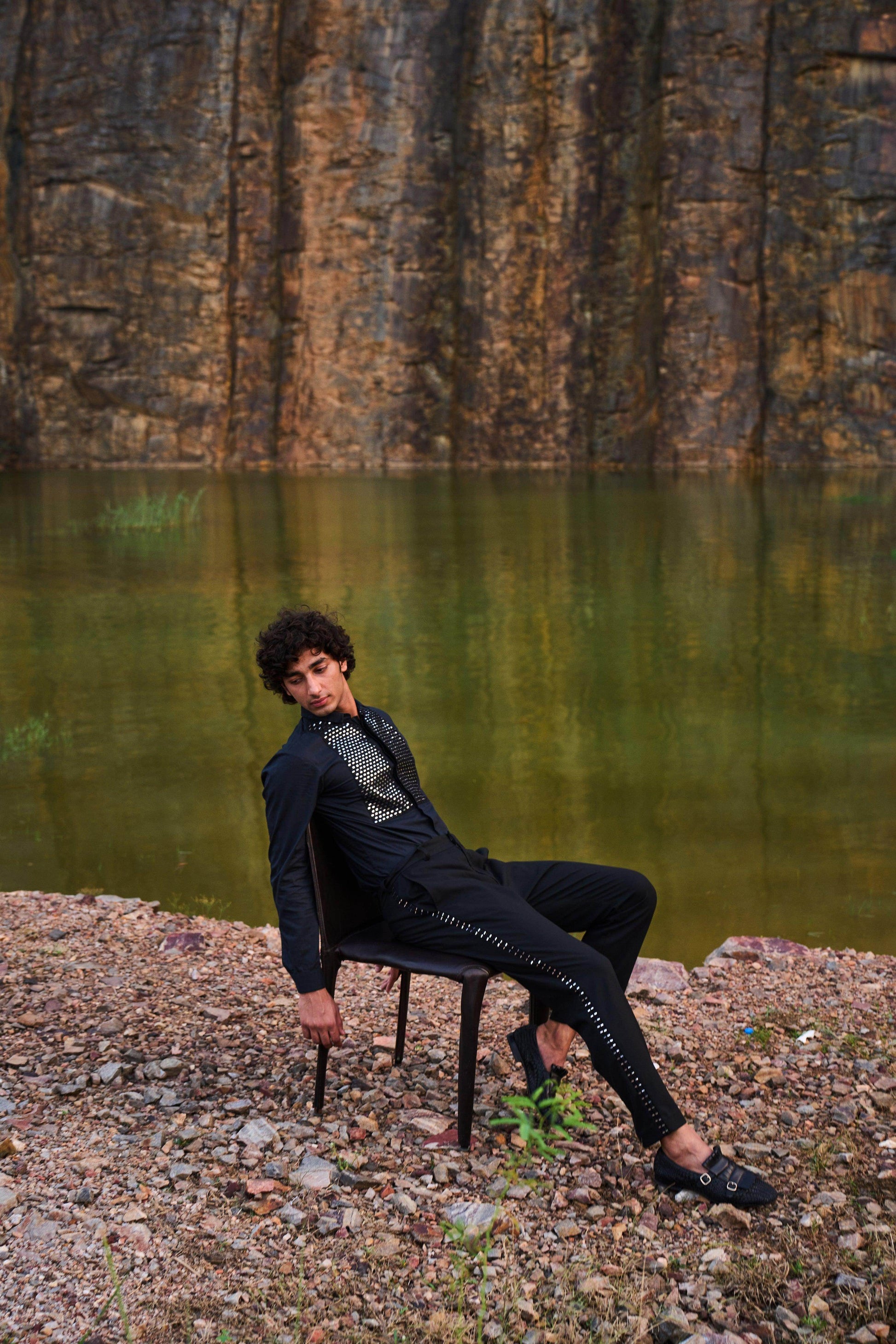 MIRROR EMBROIDERED BIB SHIRT - dash and dot