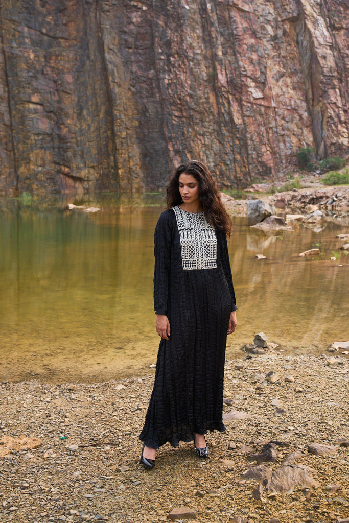 CRUSHED GOTA MAXI - dash and dot dash and dot