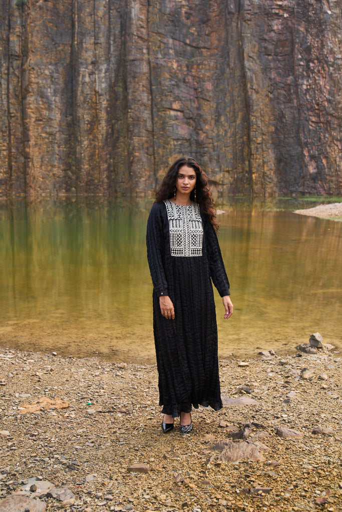 CRUSHED GOTA MAXI - dash and dot dash and dot