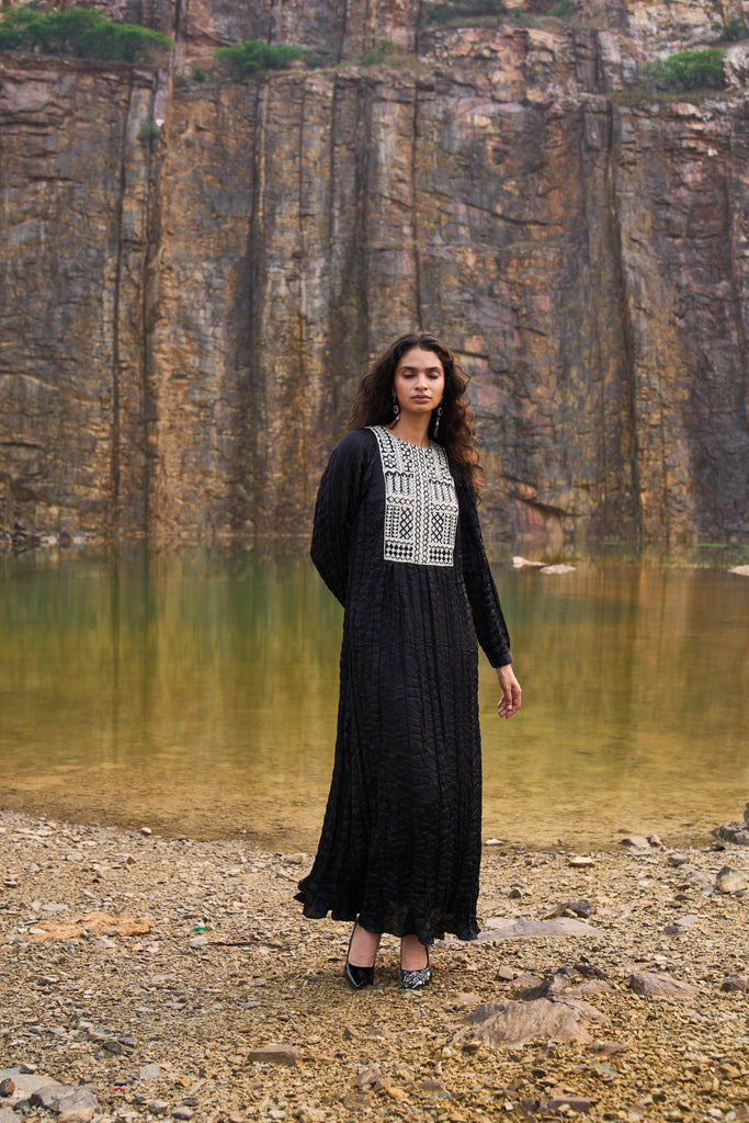 CRUSHED GOTA MAXI - dash and dot dash and dot