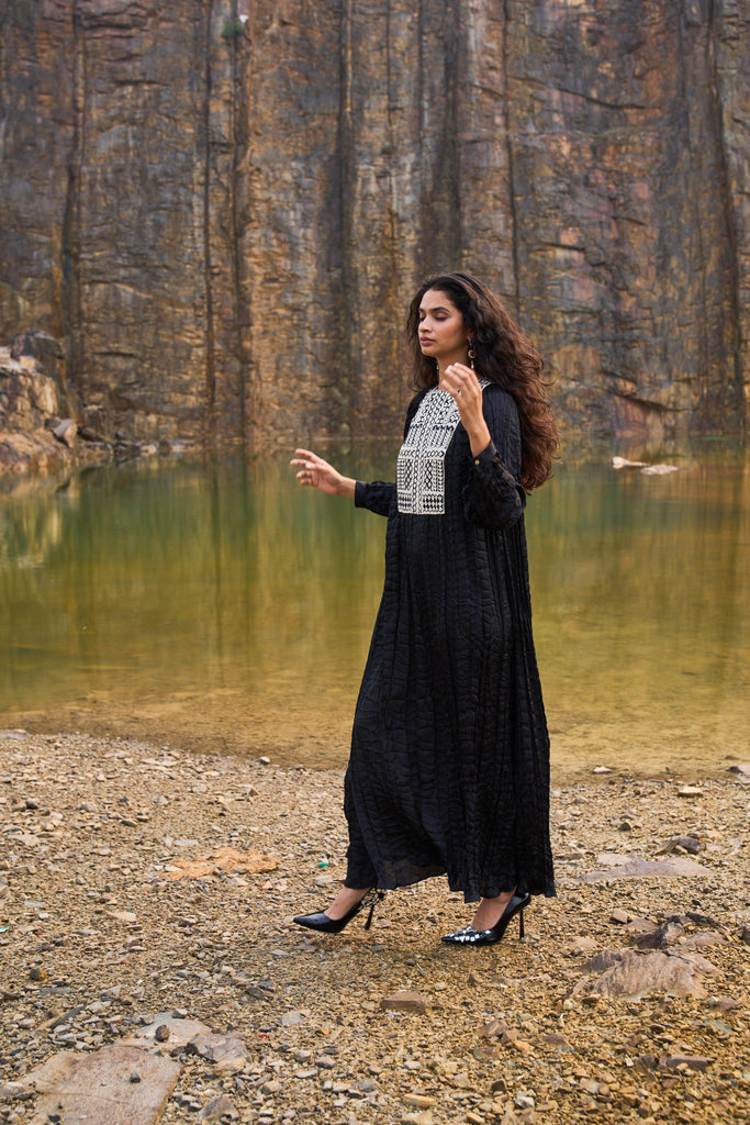 CRUSHED GOTA MAXI - dash and dot dash and dot