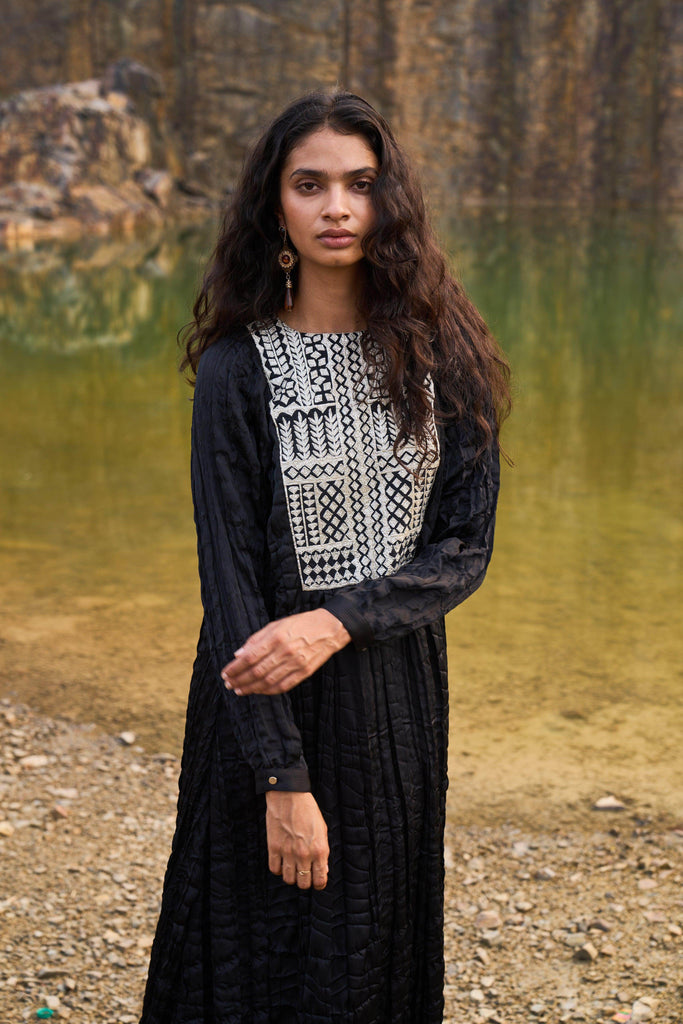 CRUSHED GOTA MAXI - dash and dot dash and dot