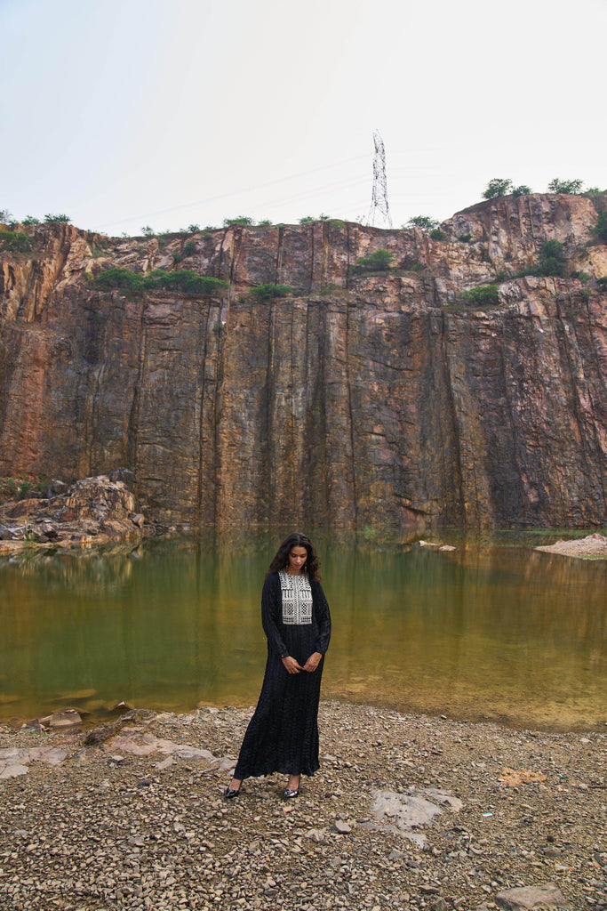 CRUSHED GOTA MAXI - dash and dot dash and dot