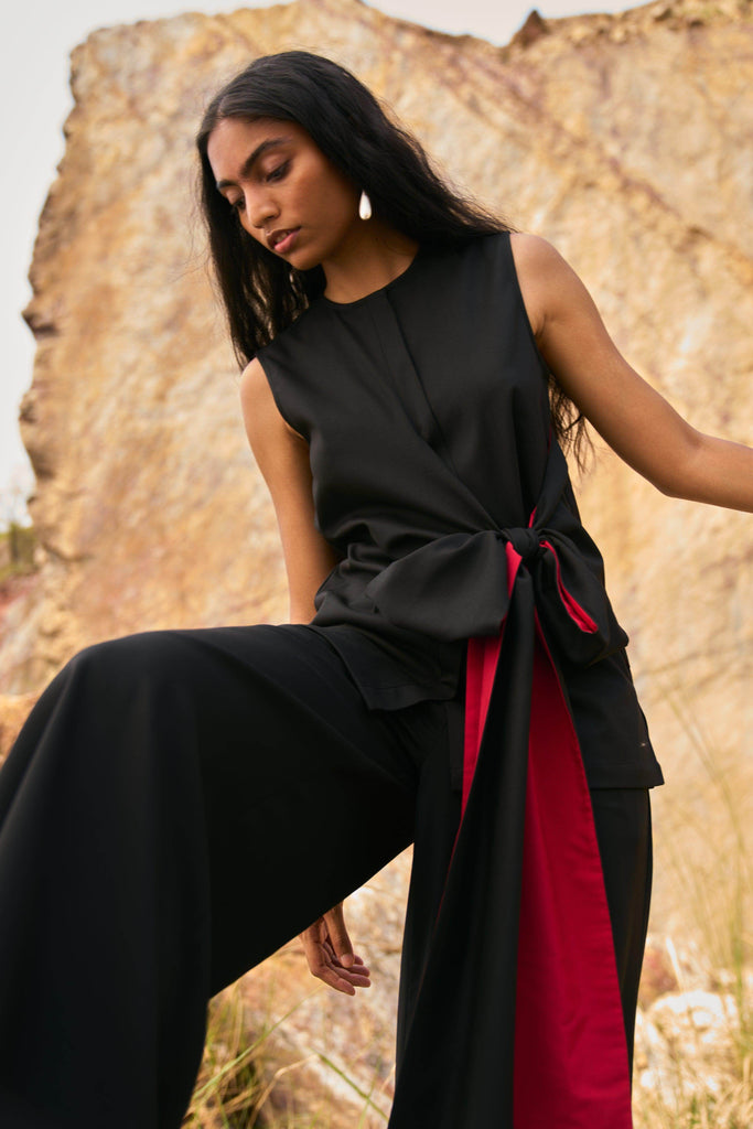 FRONT TIE SLEEVELESS SHIRT - dash and dot dash and dot