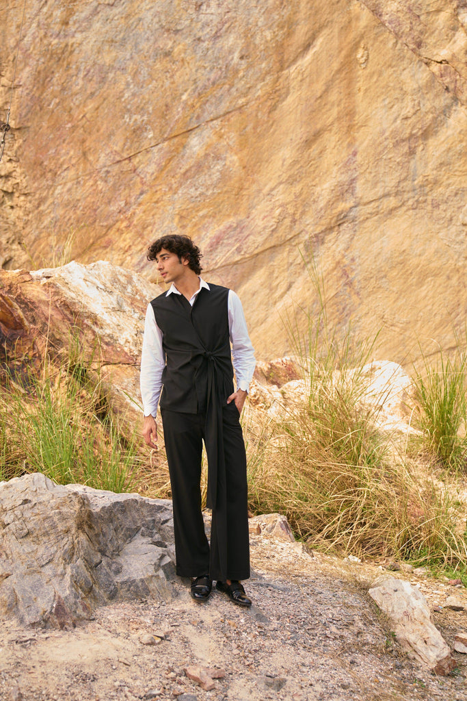 SIDE TIE SLEEVELESS JACKET - dash and dot dash and dot