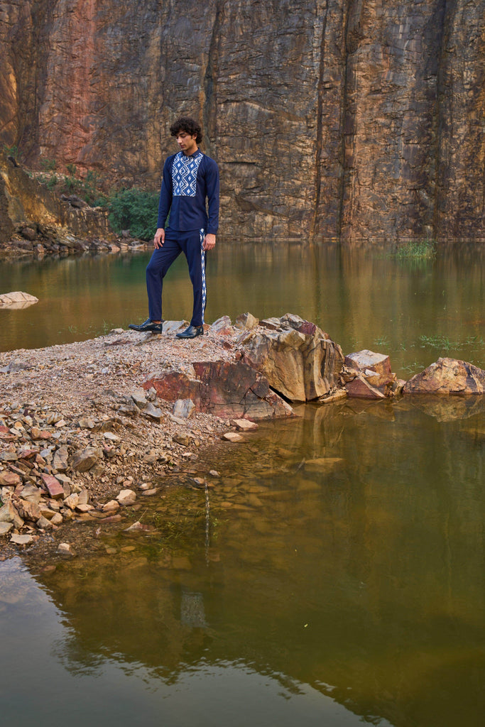 JACQUARD BIB SET - dash and dot dash and dot