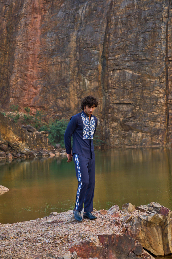 JACQUARD BIB SET - dash and dot dash and dot