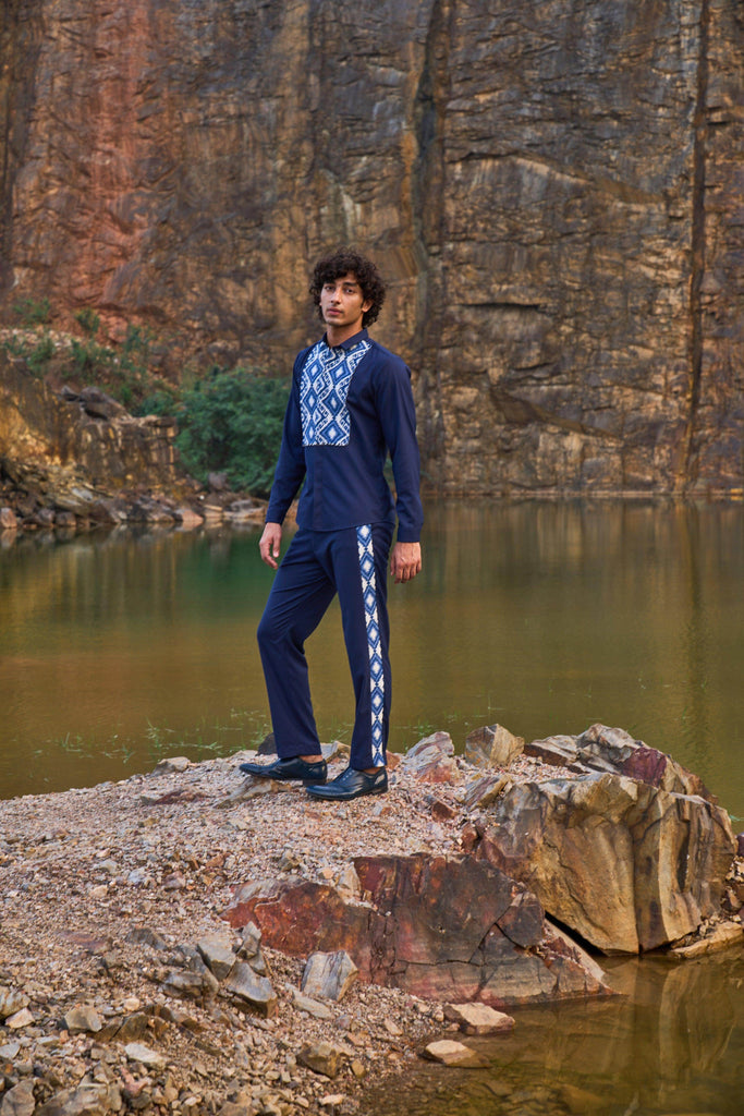 JACQUARD BIB SET - dash and dot dash and dot