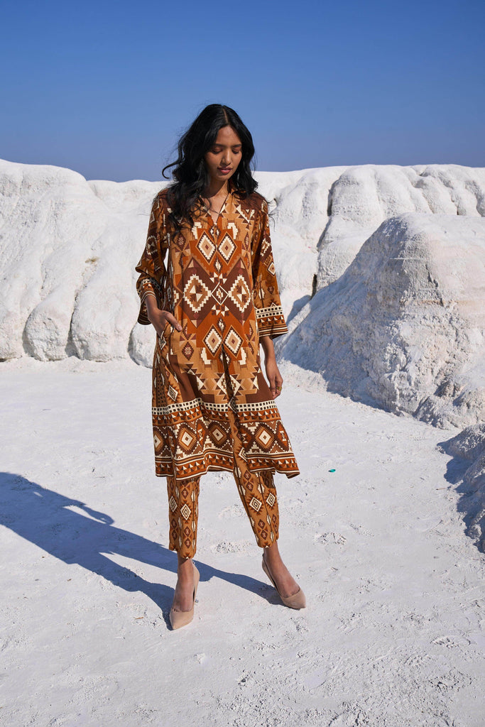 AZTEC PRINT TOP - dash and dot dash and dot