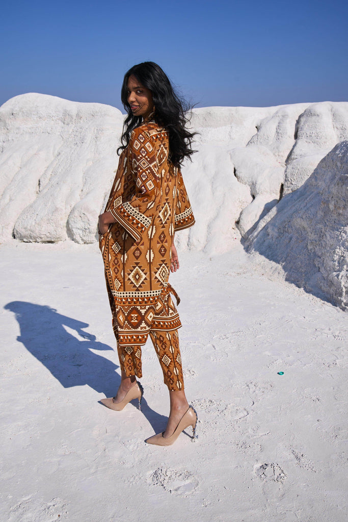 AZTEC PRINT TOP - dash and dot dash and dot