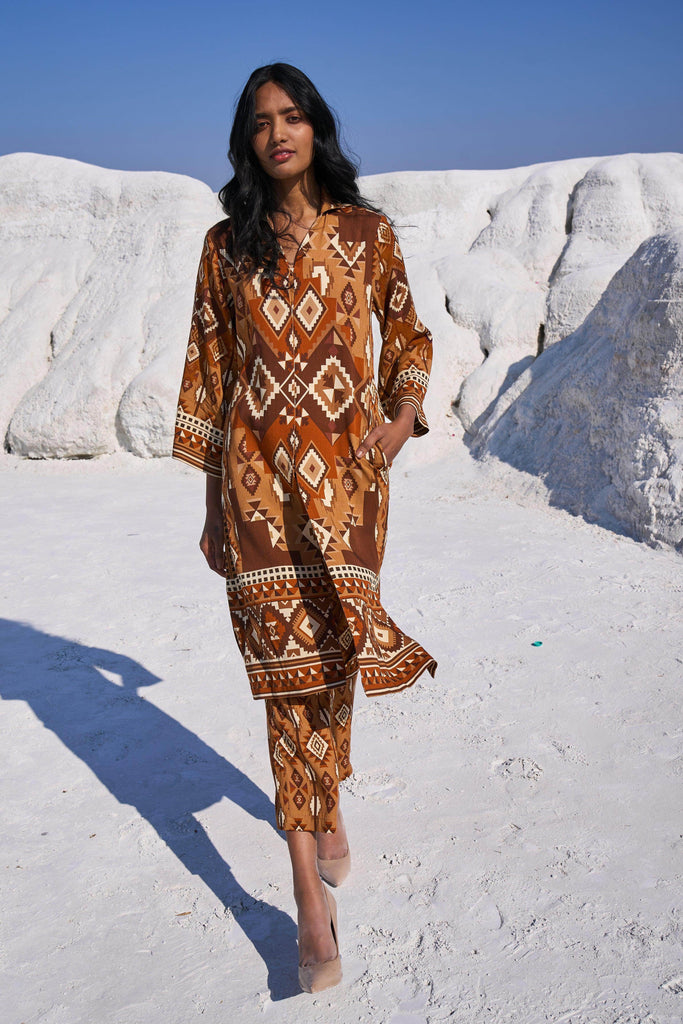 AZTEC PRINT TOP - dash and dot dash and dot