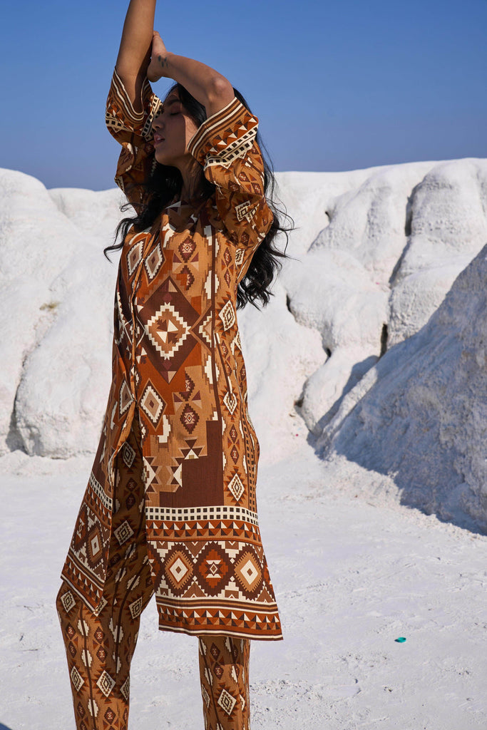 AZTEC PRINT TOP - dash and dot dash and dot