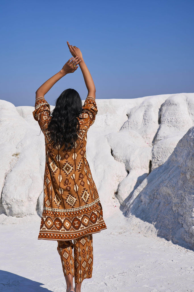 AZTEC PRINT TOP - dash and dot dash and dot