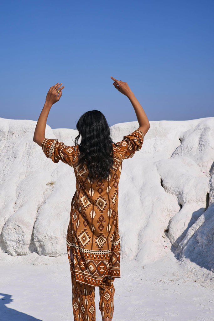 AZTEC PRINT TOP - dash and dot dash and dot