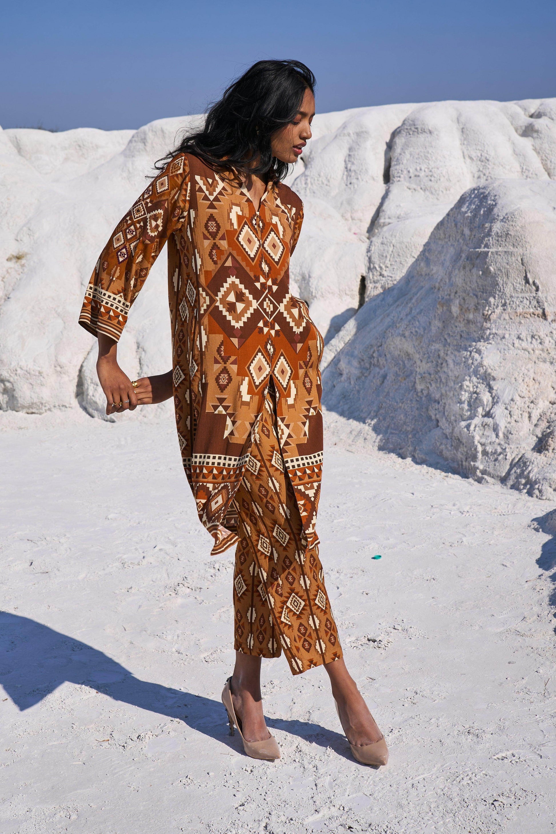 AZTEC PRINT TOP - dash and dot