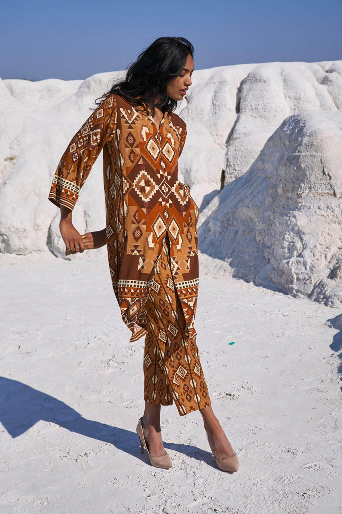 AZTEC PRINT TOP - dash and dot dash and dot