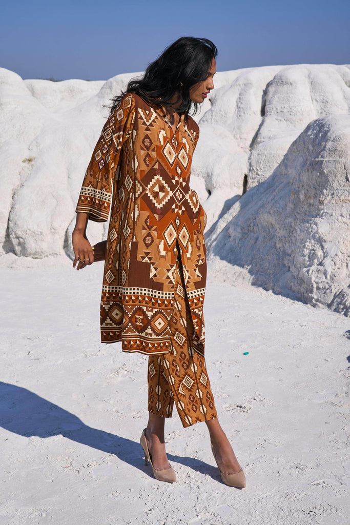 AZTEC PRINT TOP - dash and dot dash and dot