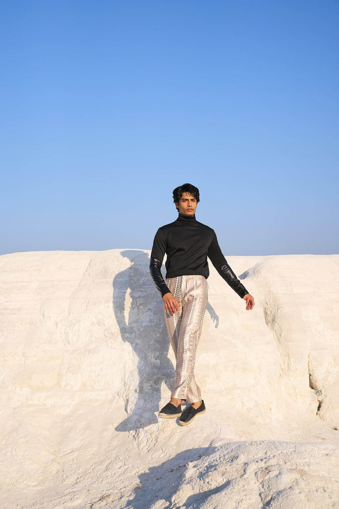 CONTRAST CUFF SWEAT - dash and dot dash and dot