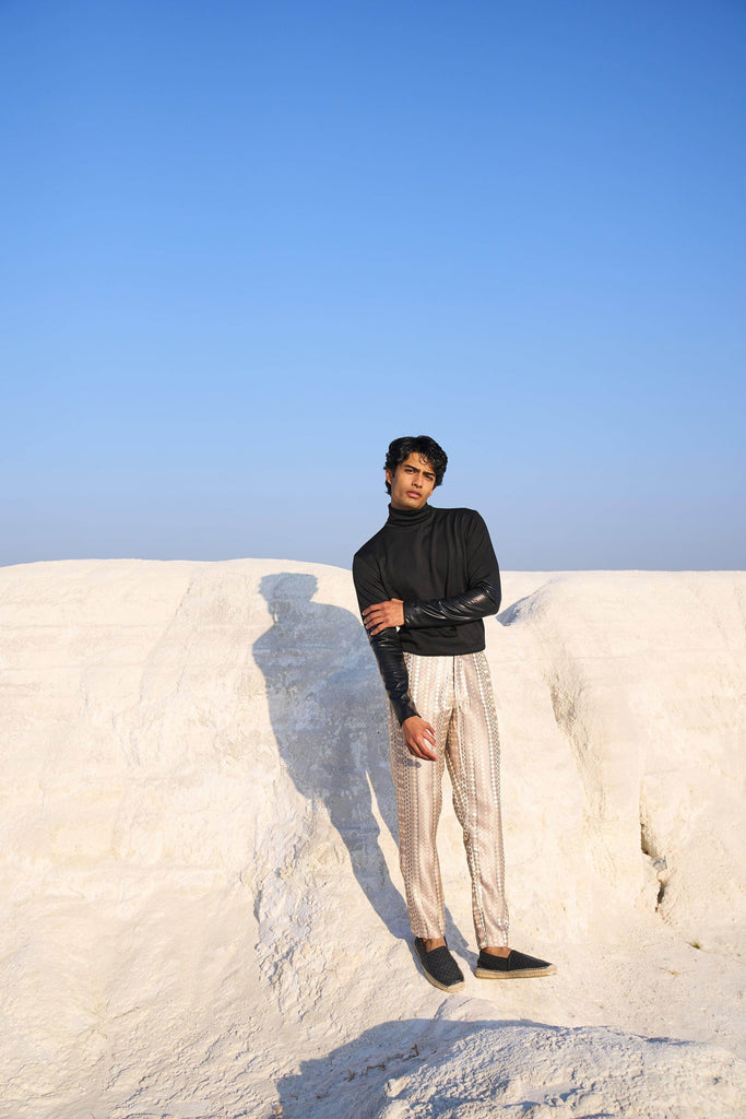 CONTRAST CUFF SWEAT - dash and dot dash and dot