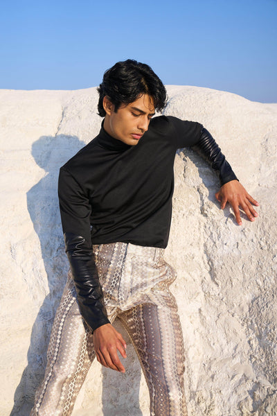 CONTRAST CUFF SWEAT - dash and dot