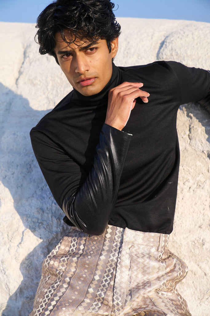 CONTRAST CUFF SWEAT - dash and dot dash and dot