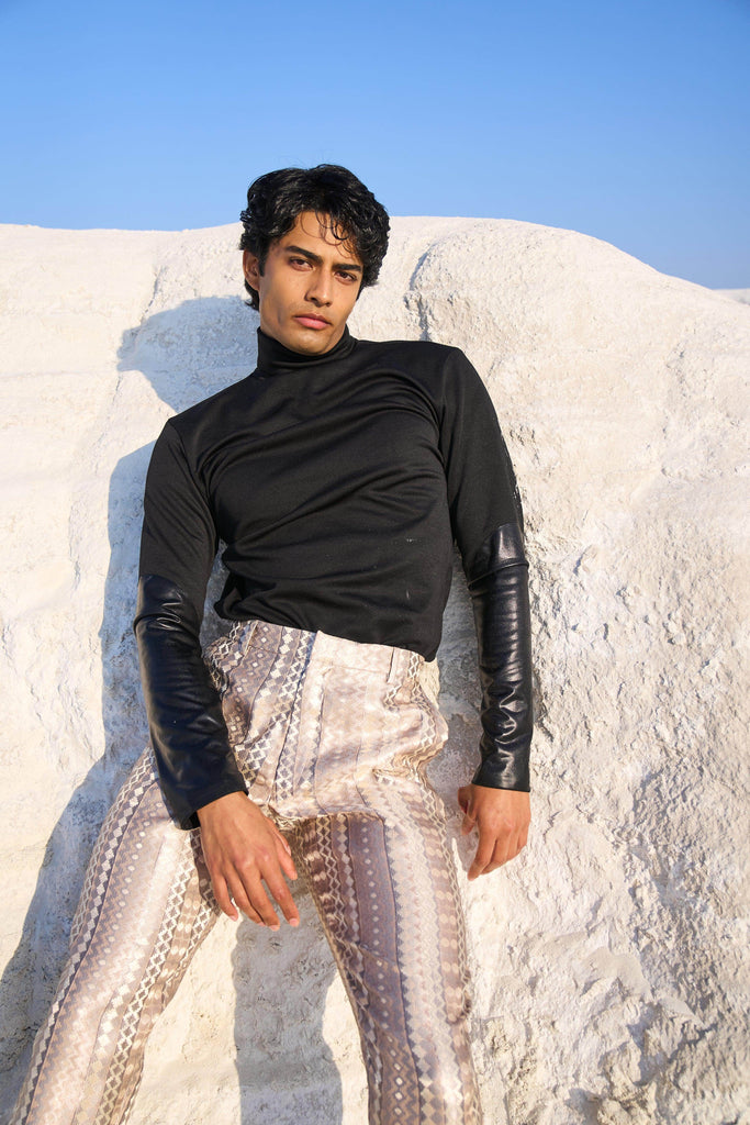 CONTRAST CUFF SWEAT - dash and dot dash and dot