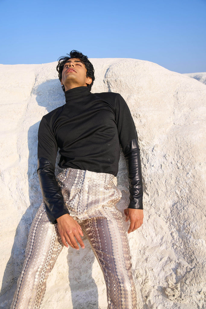 CONTRAST CUFF SWEAT - dash and dot dash and dot