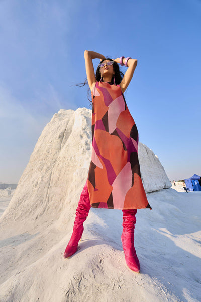 ABSTRACT PLEAT MAXI - dash and dot