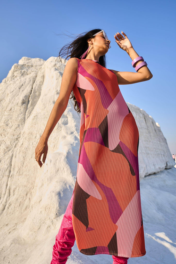 ABSTRACT PLEAT MAXI - dash and dot dash and dot