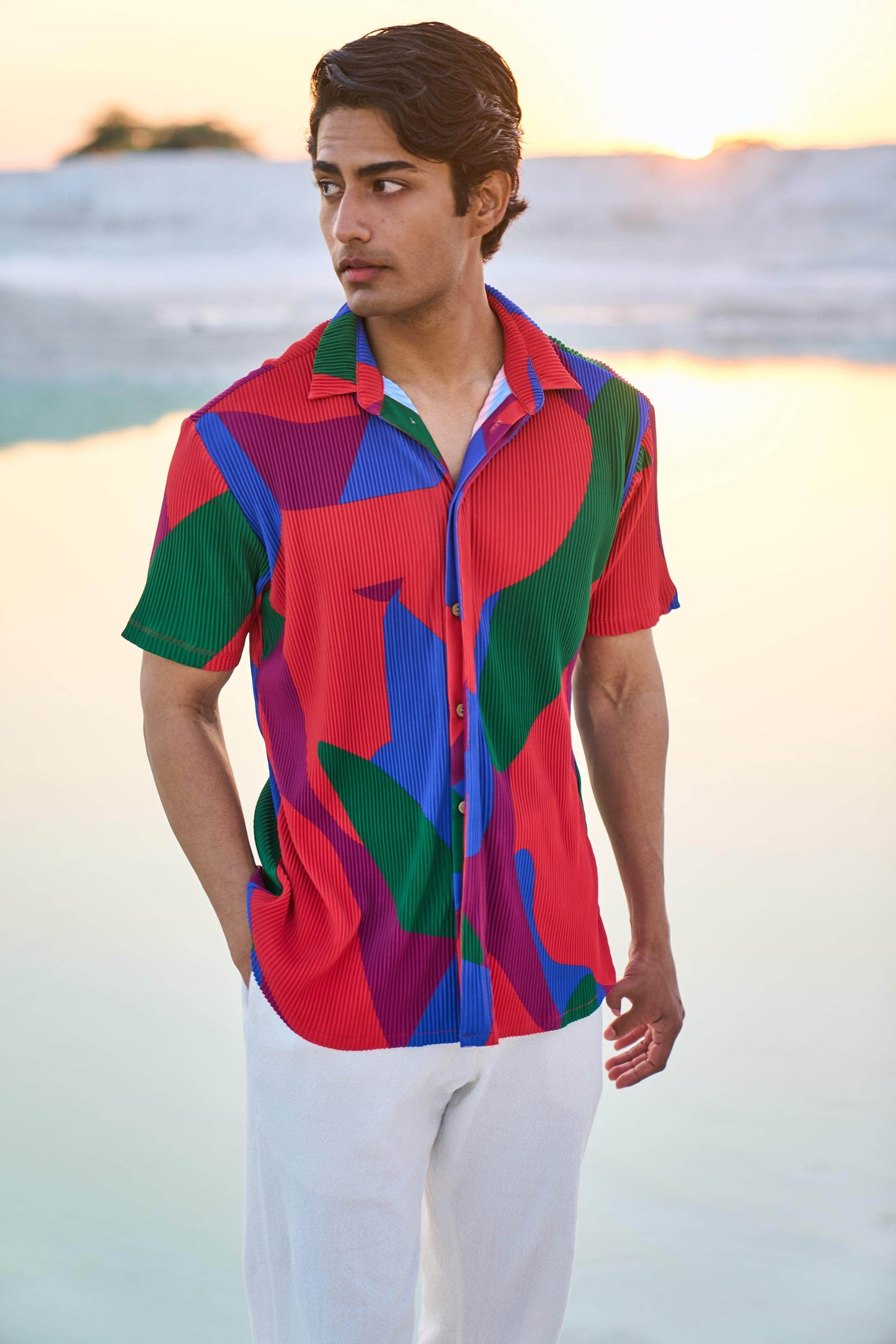 ABSTRACT PLEAT SHIRT - dash and dot