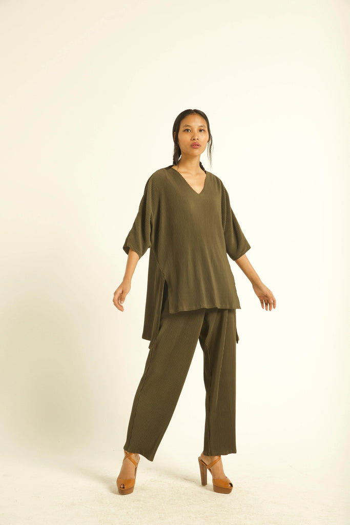 HIGH-LOW PLEAT TOP - dash and dot dash and dot