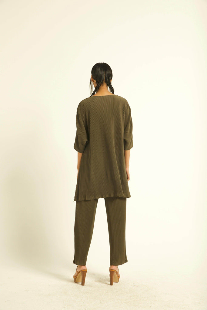 HIGH-LOW PLEAT TOP - dash and dot dash and dot