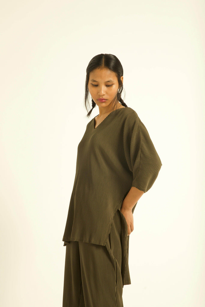 HIGH-LOW PLEAT TOP - dash and dot dash and dot