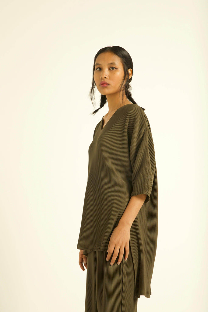 HIGH-LOW PLEAT TOP - dash and dot dash and dot