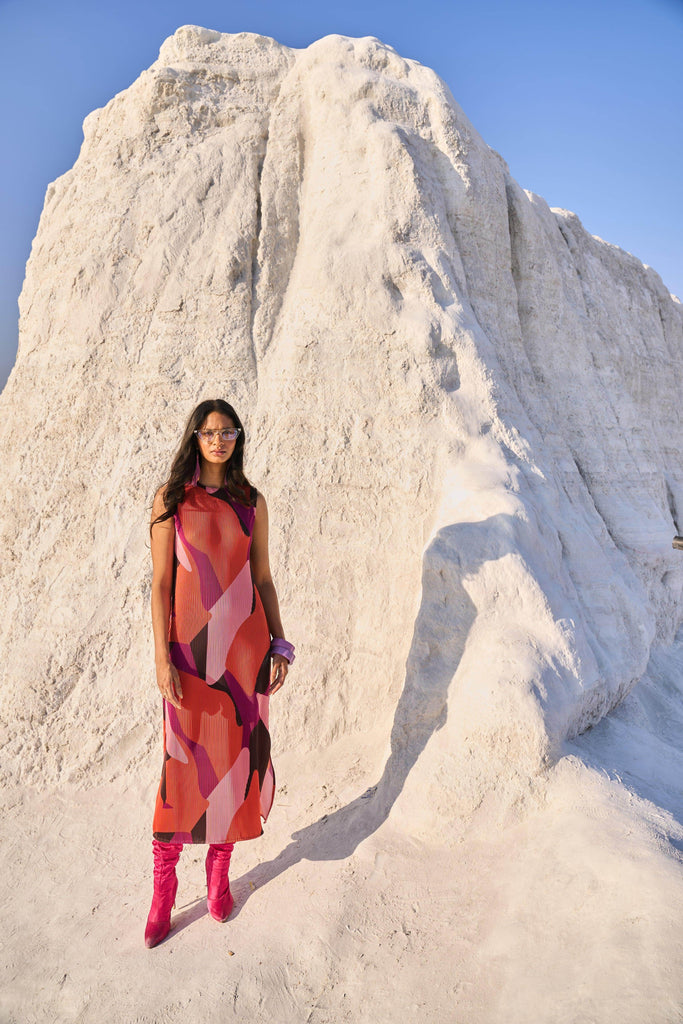 ABSTRACT PLEAT MAXI - dash and dot dash and dot