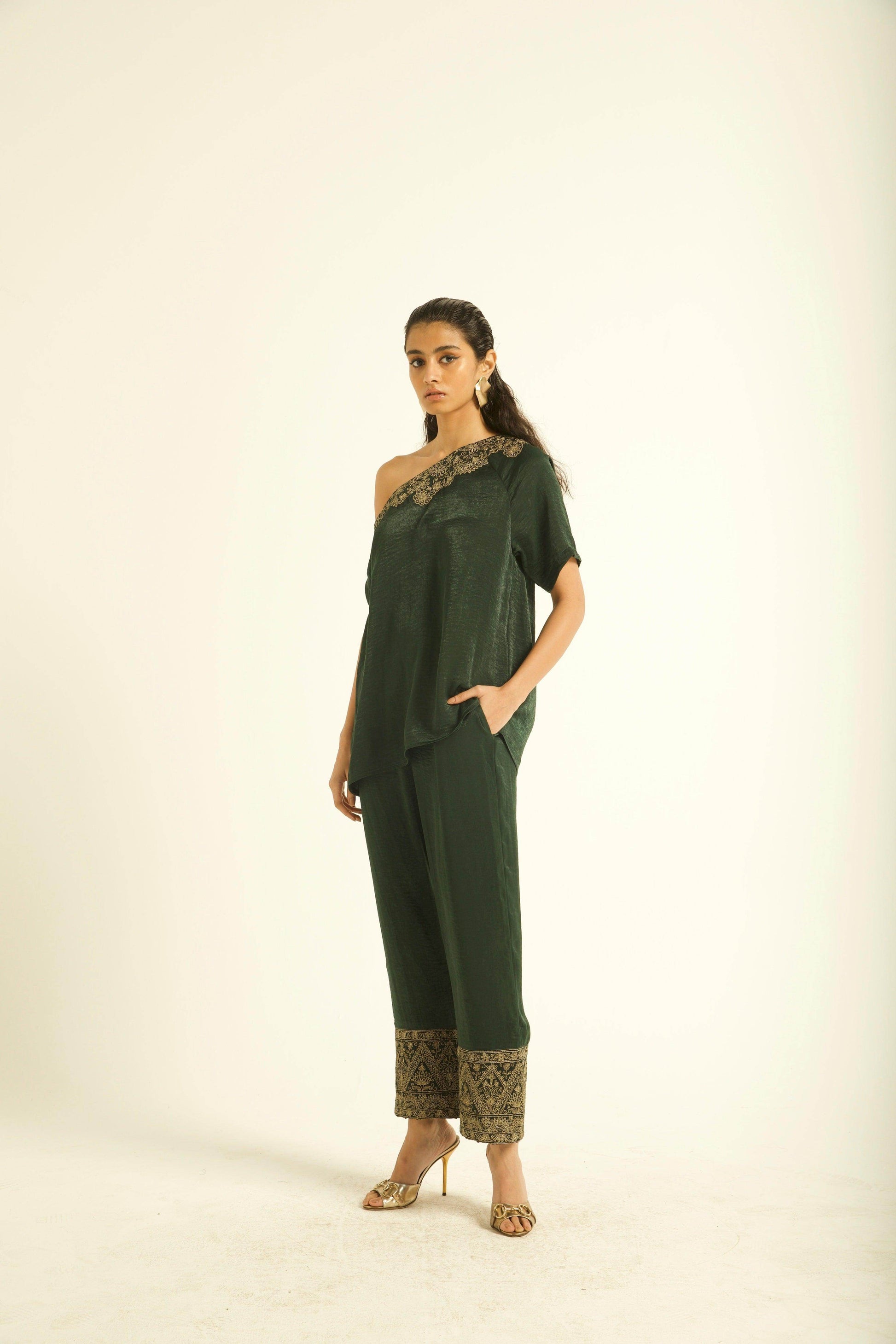 EXPOSED SHOULDER EMBROIDERED TOP - dash and dot