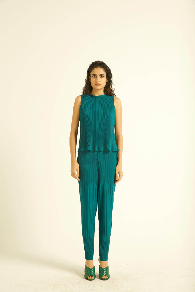 PLEAT SLEEVELESS TOP - dash and dot dash and dot